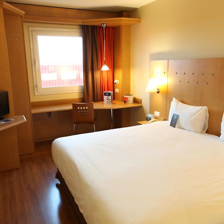Hotel Ibis Alcala de Henares La Garena Exterior foto