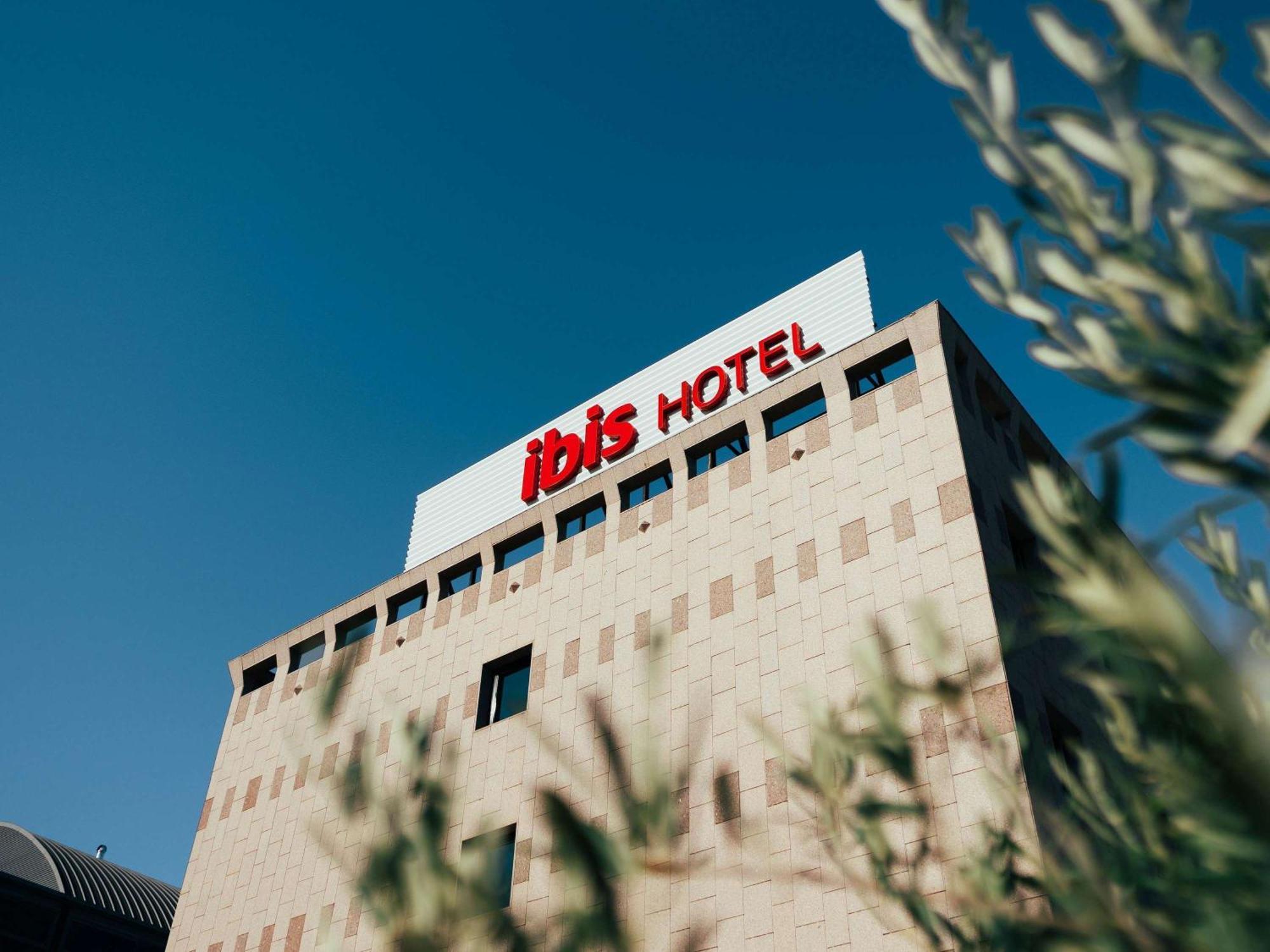 Hotel Ibis Alcala de Henares La Garena Exterior foto