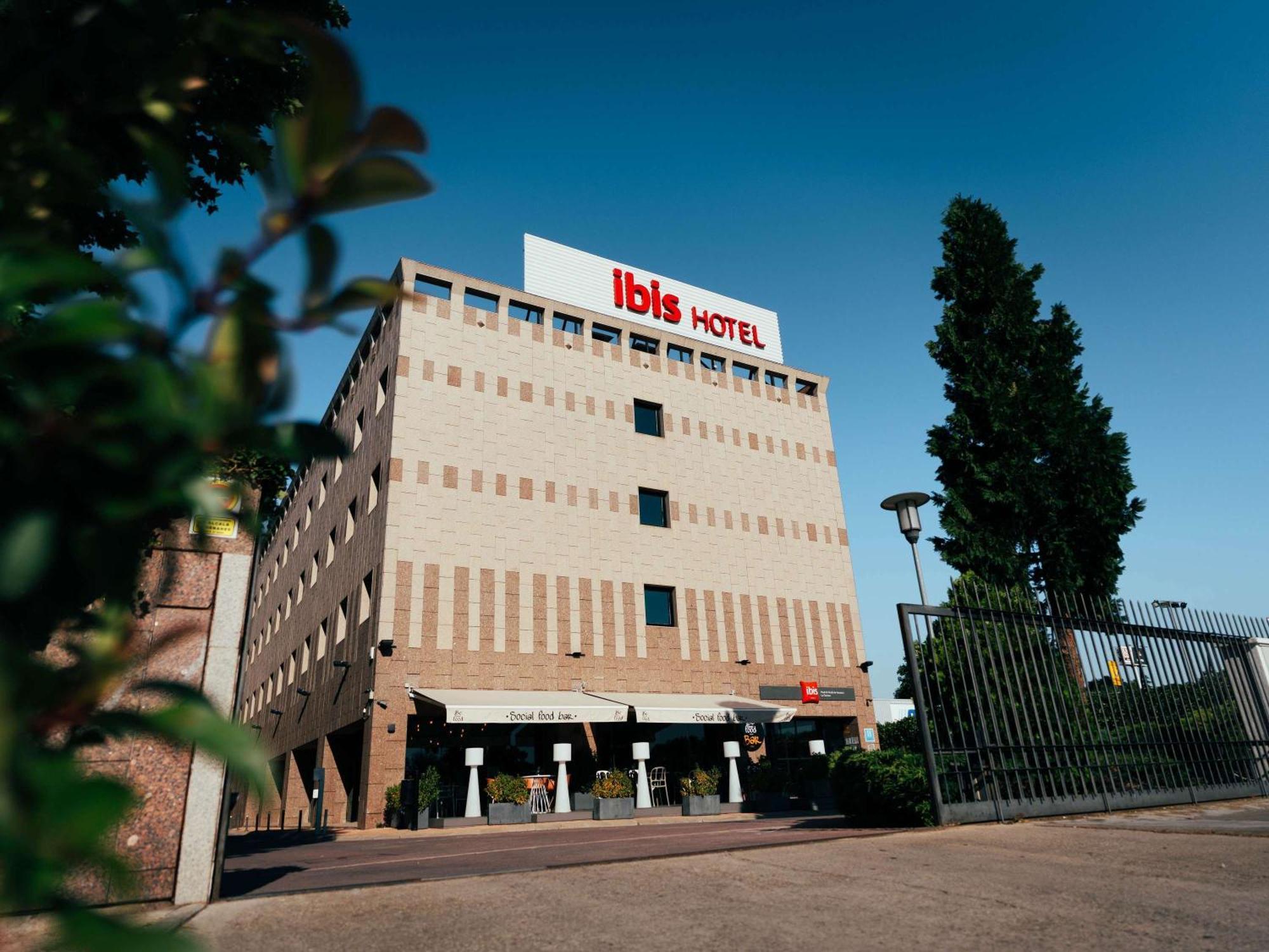 Hotel Ibis Alcala de Henares La Garena Exterior foto